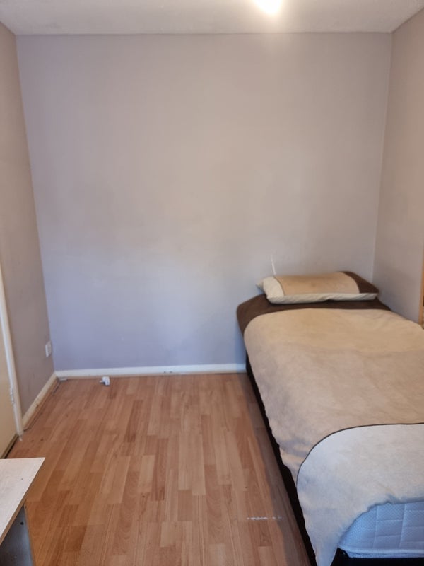 Room Scarborough Street in Greater London