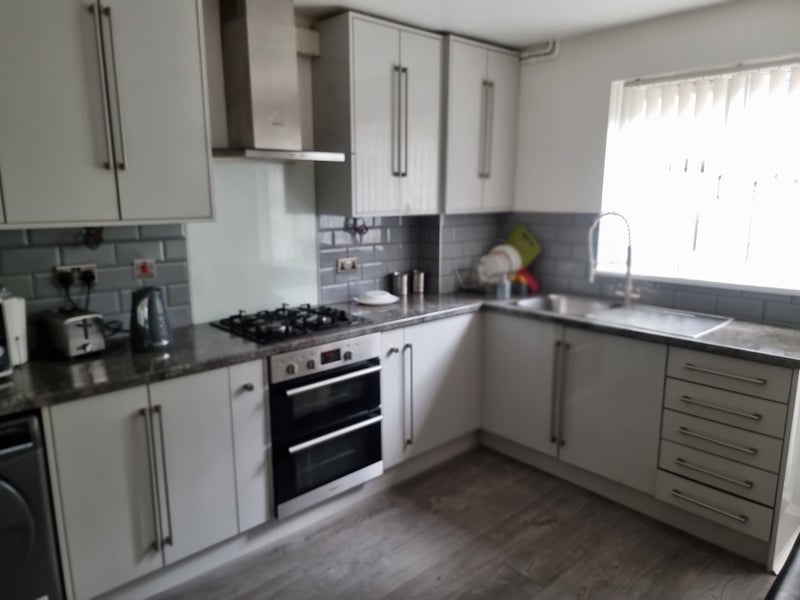 Room Scarborough Street in Greater London