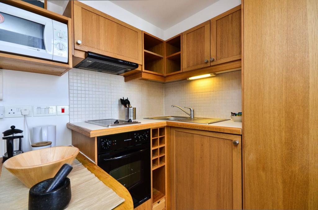 Flat Fairholme Road in Greater London
