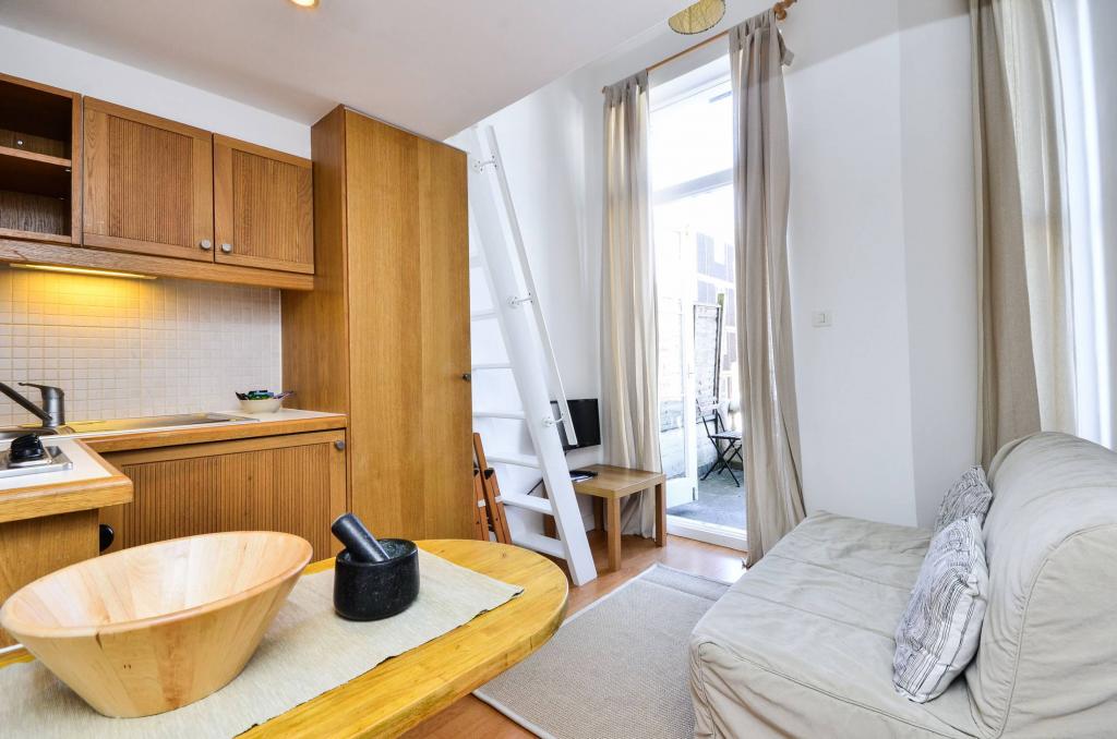 Flat Fairholme Road in Greater London