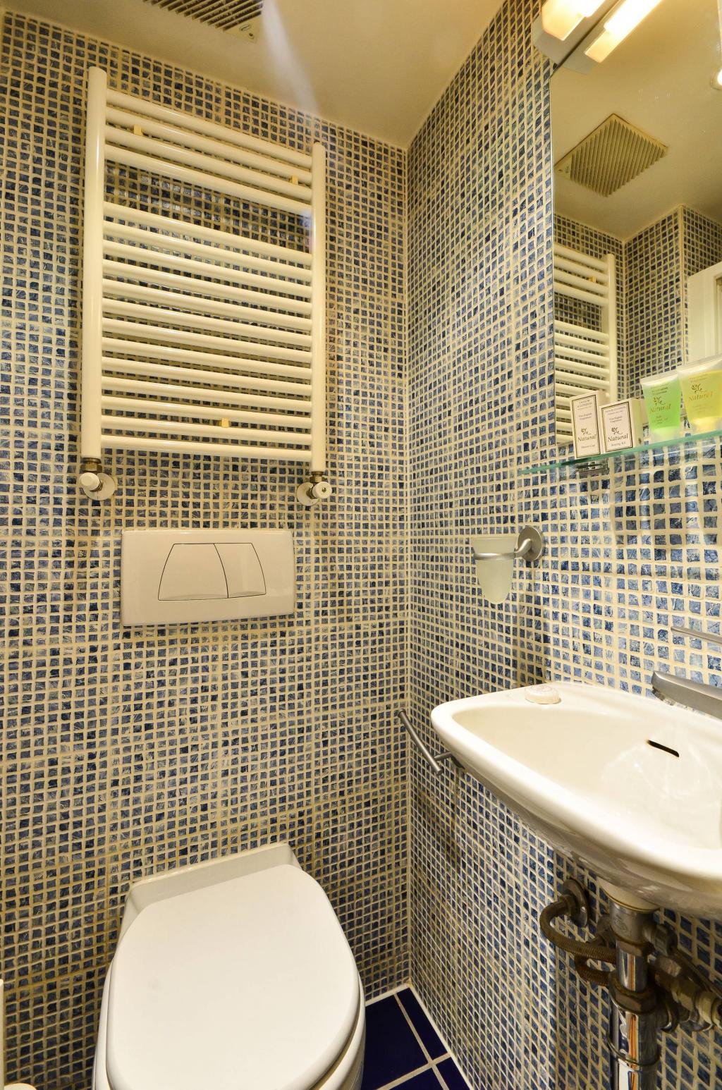 Flat Fairholme Road in Greater London