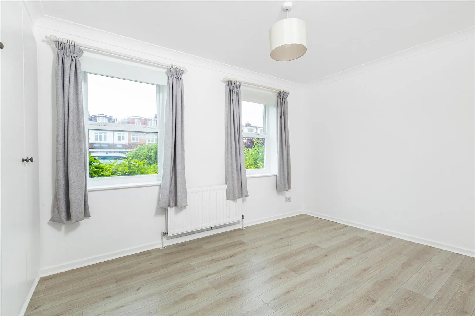 Flat Dovecote Gardens in Greater London