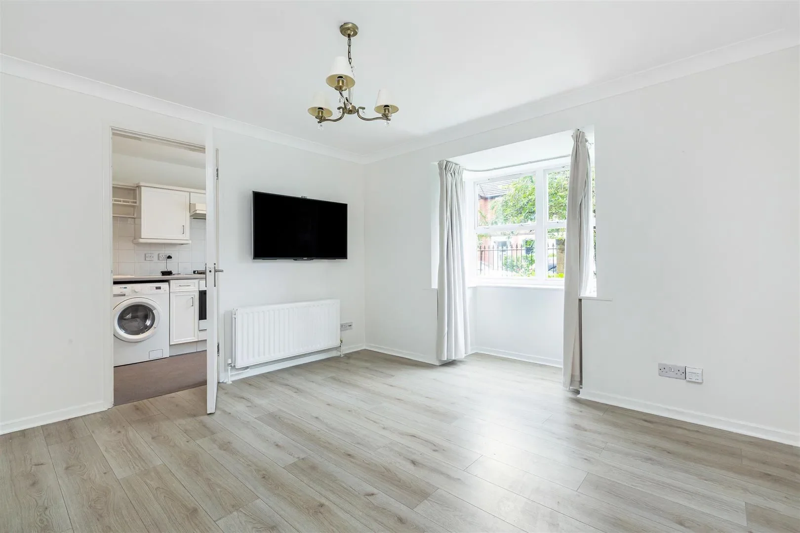Flat Dovecote Gardens in Greater London