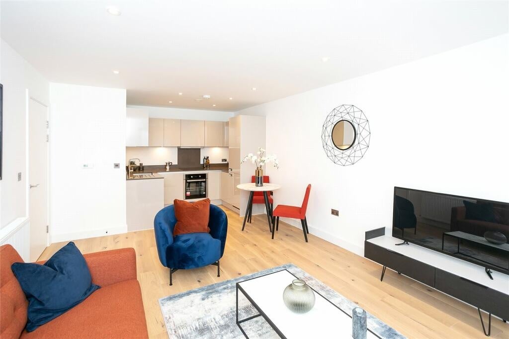 Flat Rose Gardens in Watford