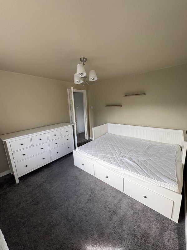 Room Wardlaw Crescent in East Kilbride
