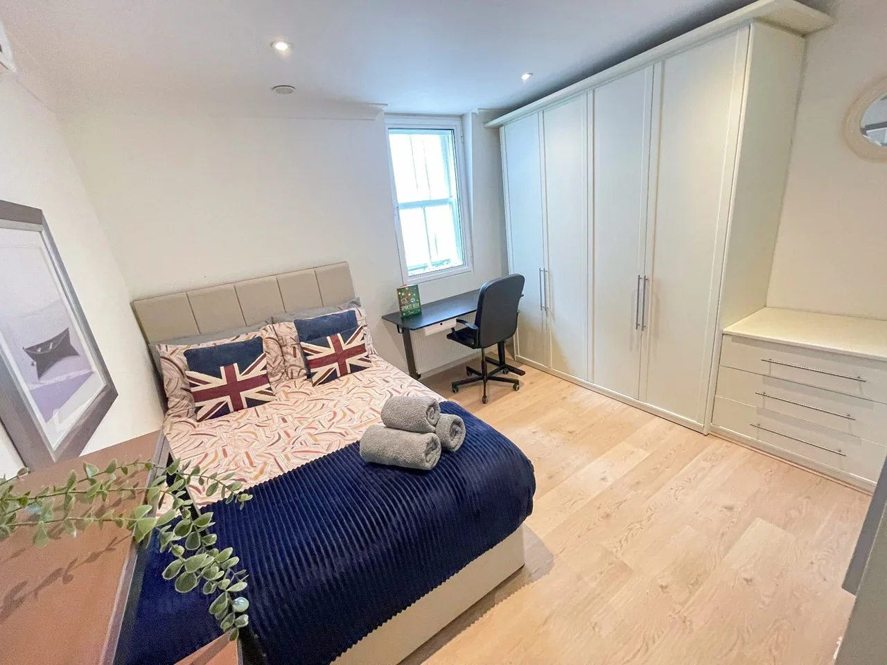 Flat Villiers Street in City of Westminster