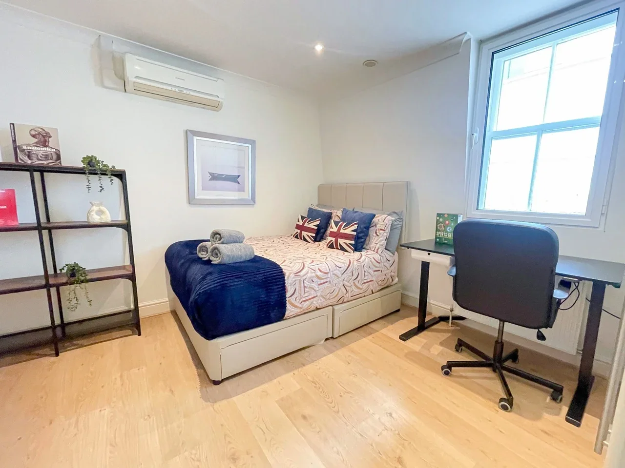 Flat Villiers Street in City of Westminster