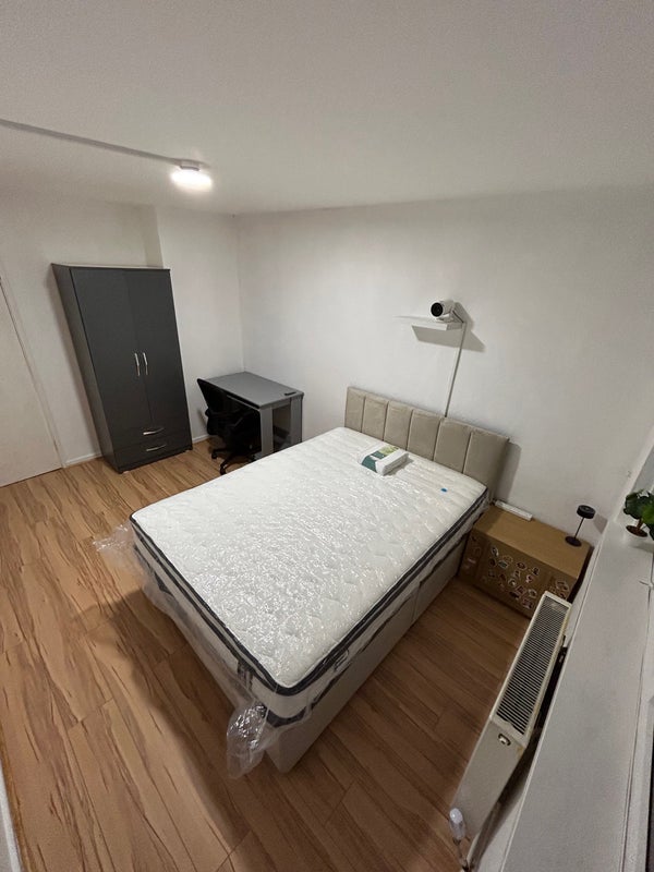 Room Broadwalk in Salford