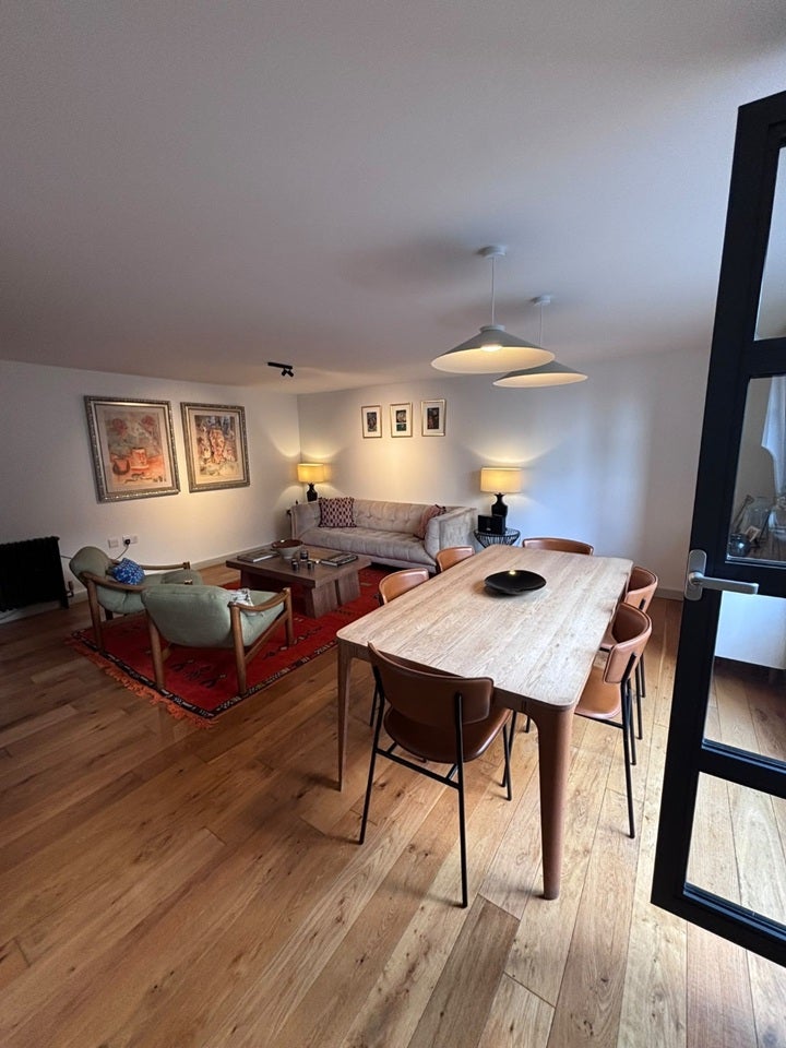 Flat Bateman's Row in Greater London