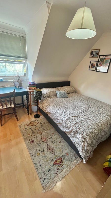 Room Leighton Road in Greater London