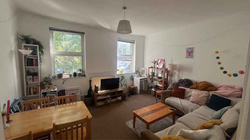 Room Leighton Road in Greater London