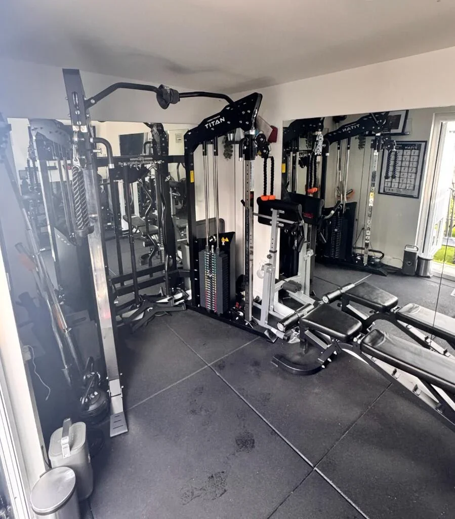 Room Glennie Road in Greater London