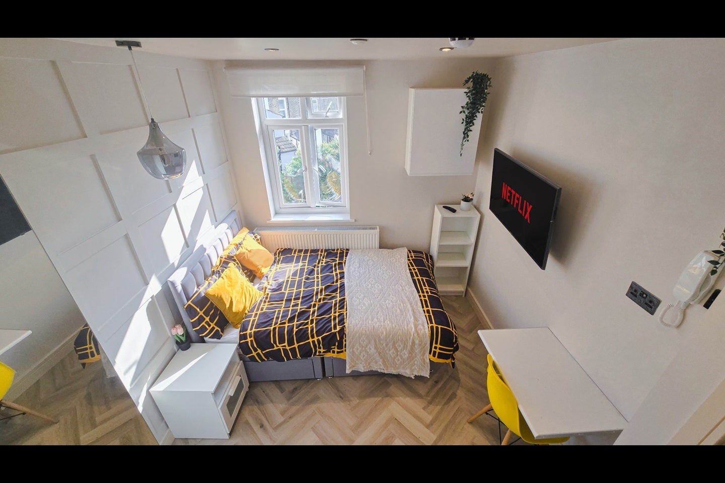 Room Waverley Road in Greater London