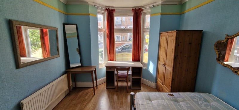 Room Windsor Road in Greater London
