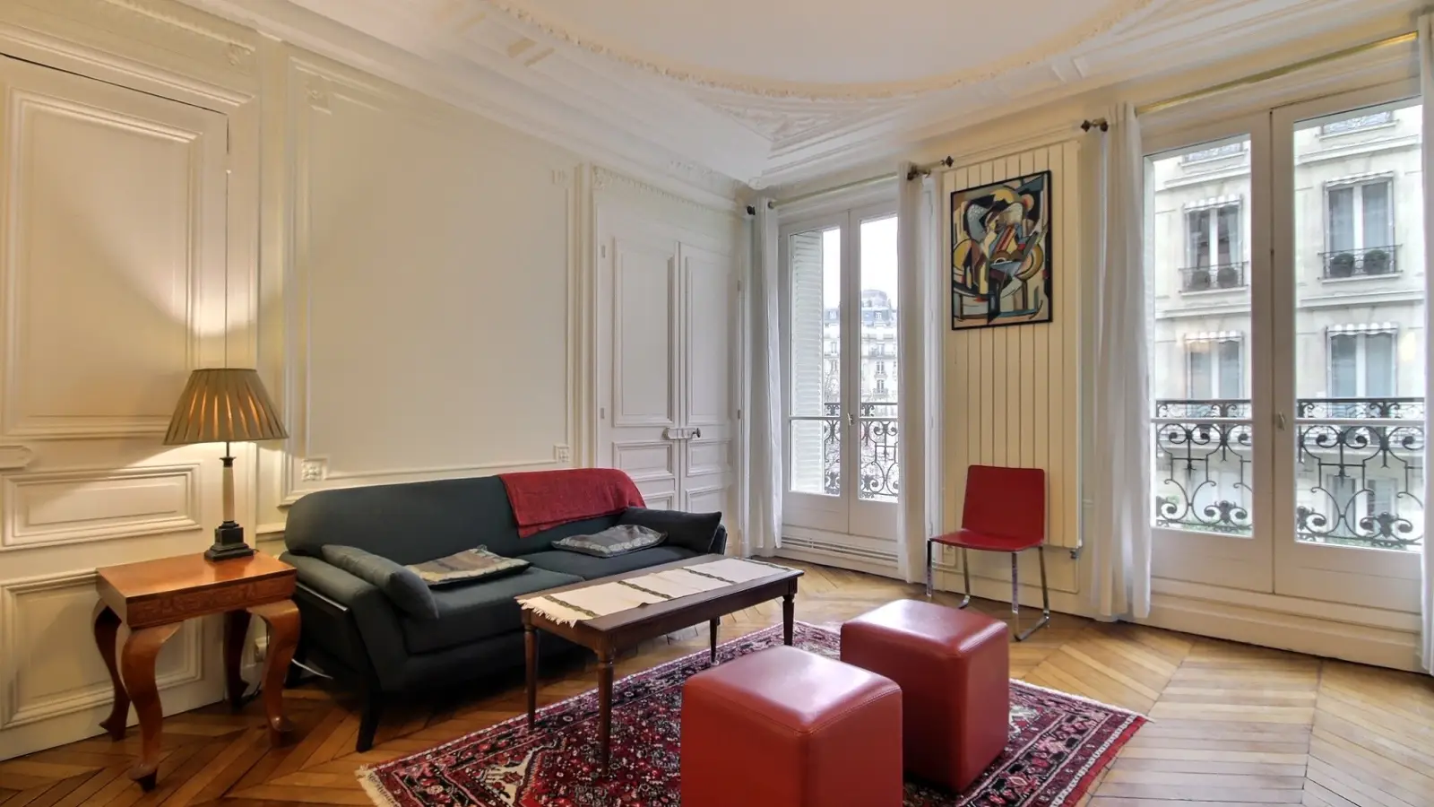 Flat Rue Jean du Bellay in Paris