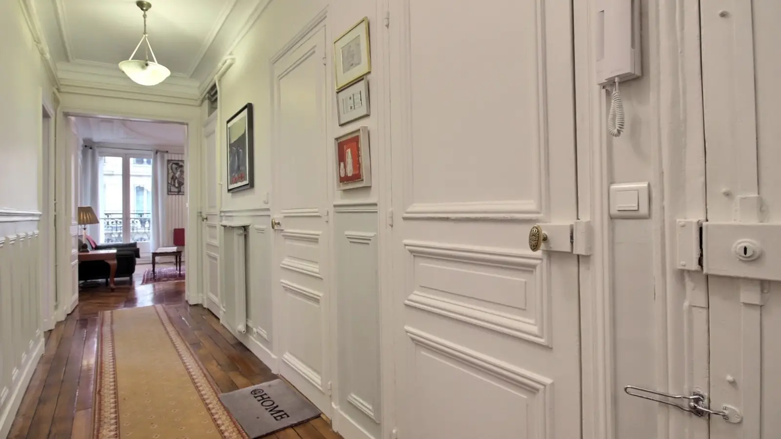 Flat Rue Jean du Bellay in Paris