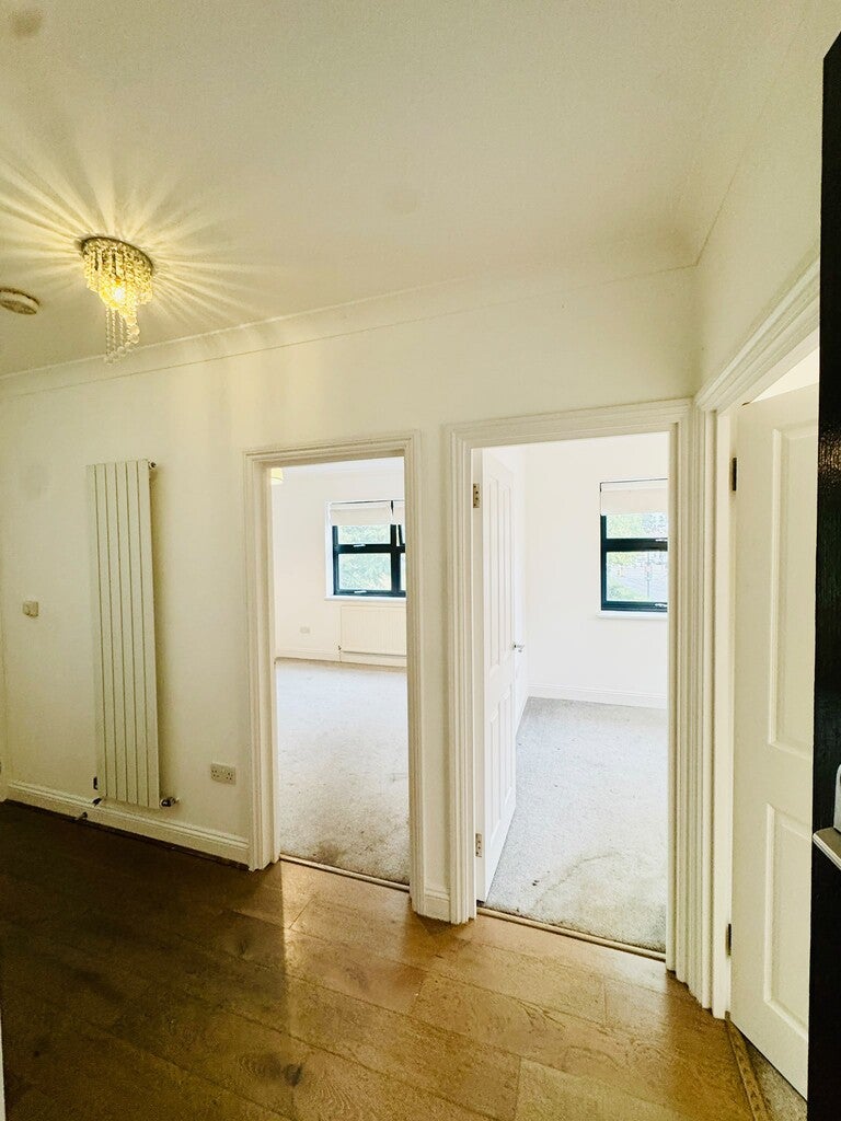 Flat Lausanne Road in Greater London