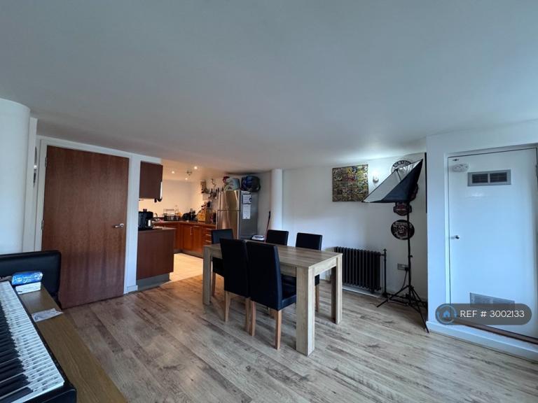 Flat Marlborough Road in Greater London