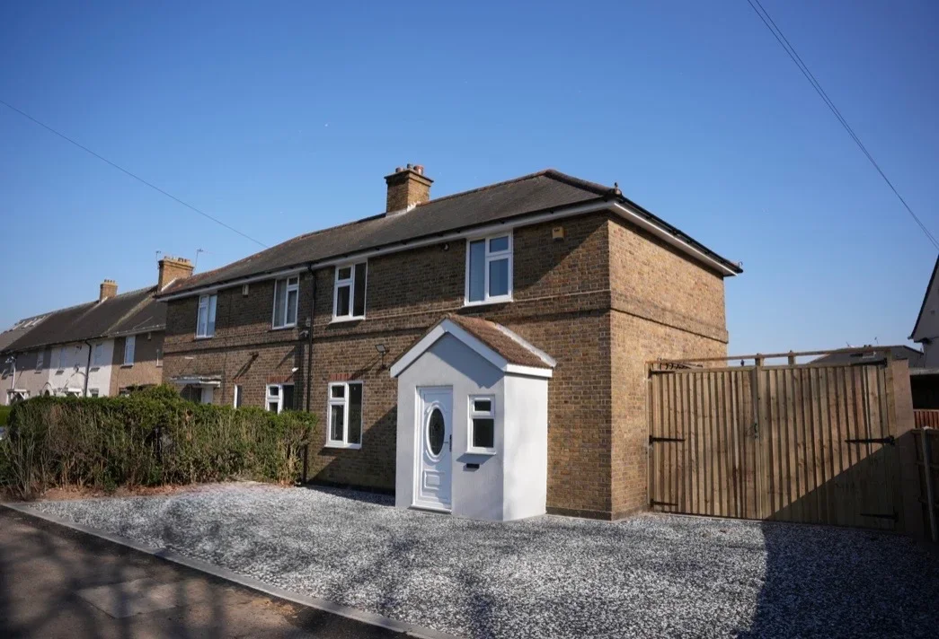 House West Avenue in Greater London