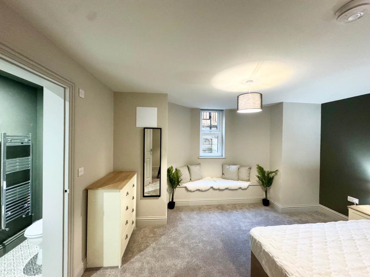 Room Bankfield Road in Leeds