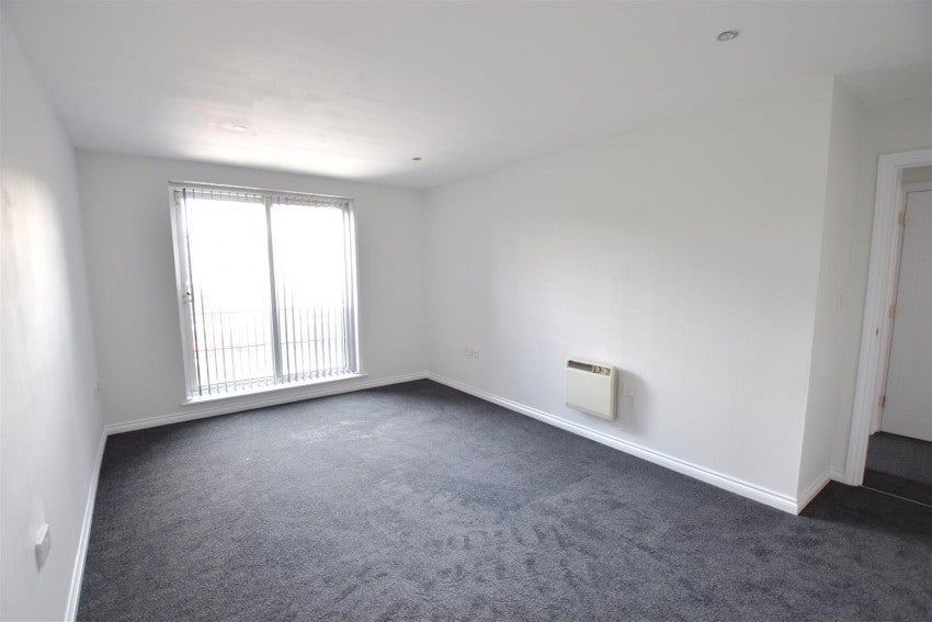 Flat Maplehurst Close in Dartford