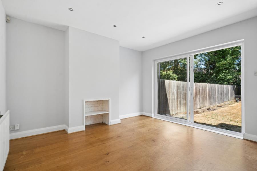 House Lyncroft Avenue in Greater London