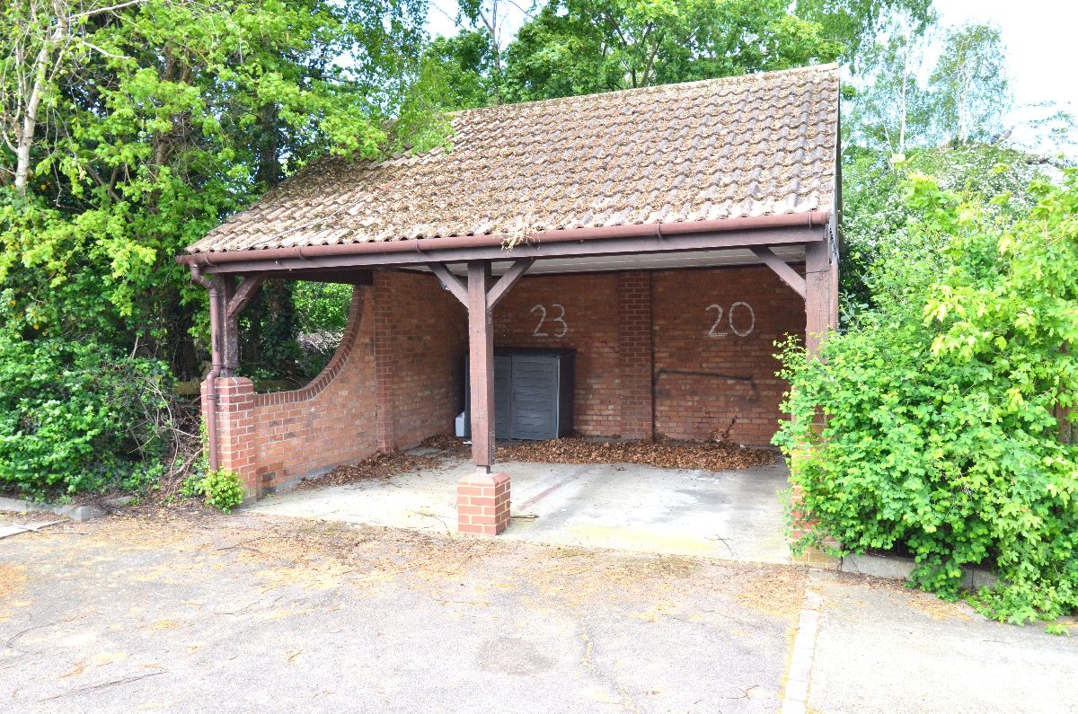 Flat Vexil Close in Purfleet-on-Thames