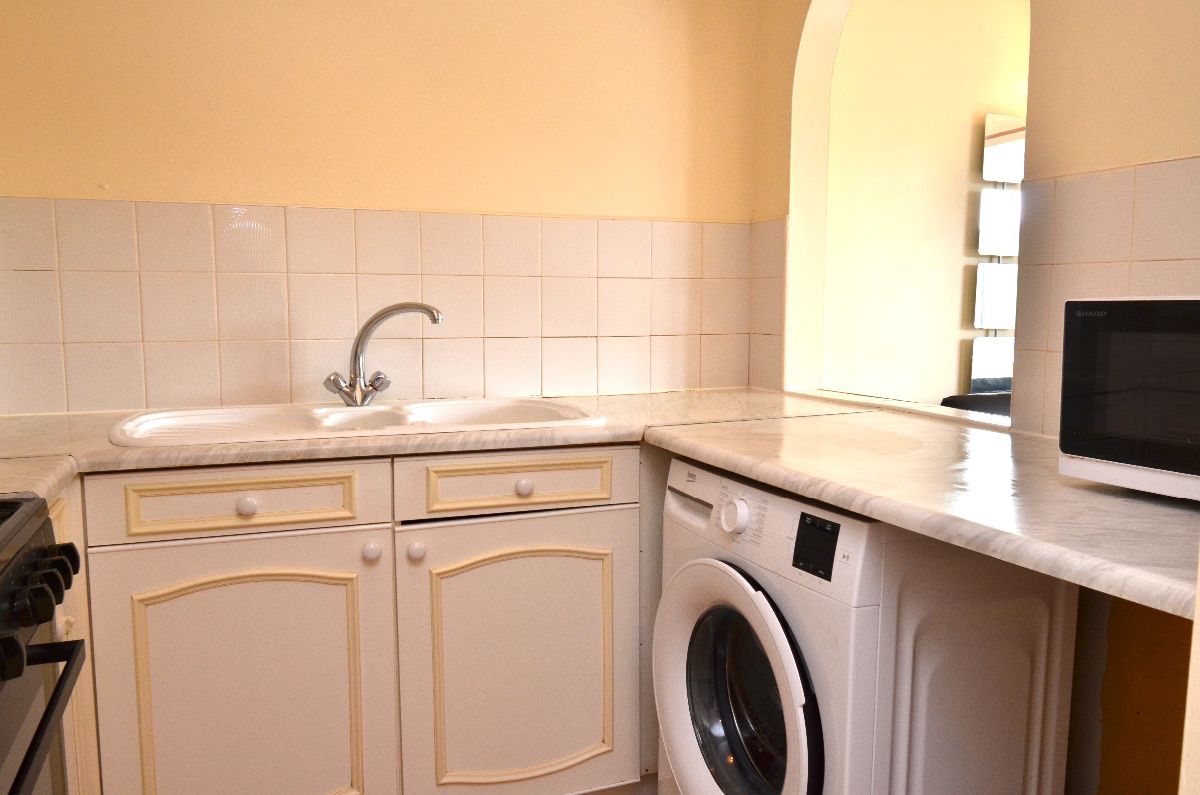Flat Vexil Close in Purfleet-on-Thames