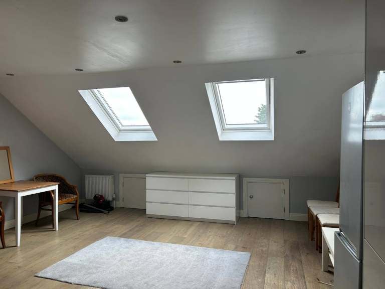 Flat London Road in Greater London