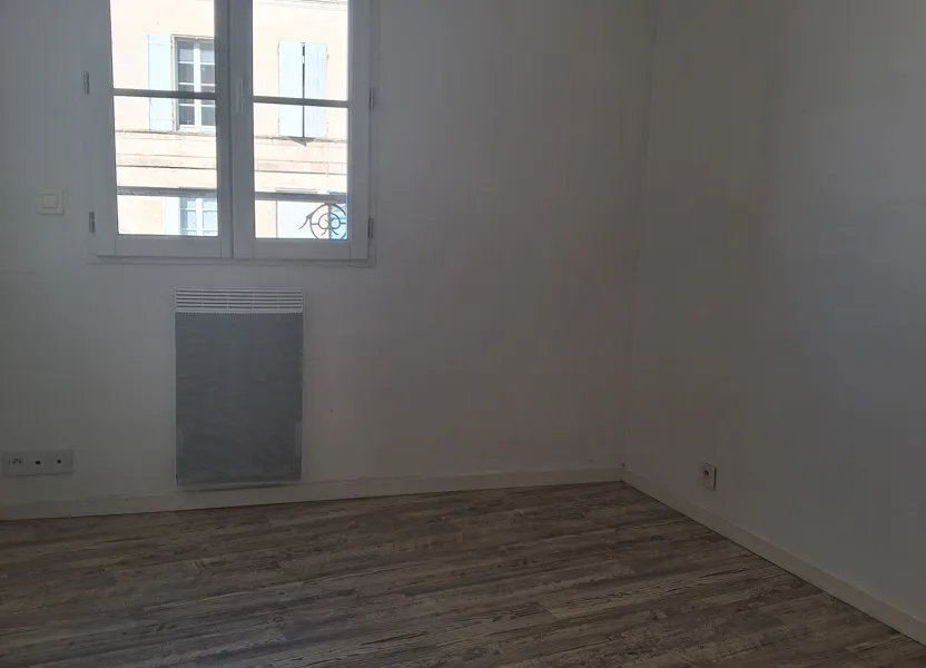 Appartement Cours des Apôtres de la Liberté à Saintes