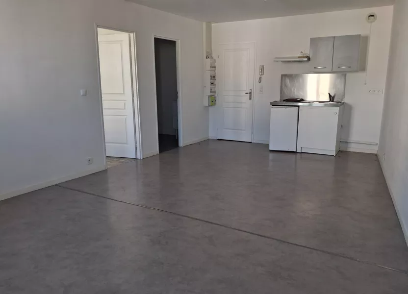 Appartement Cours des Apôtres de la Liberté à Saintes