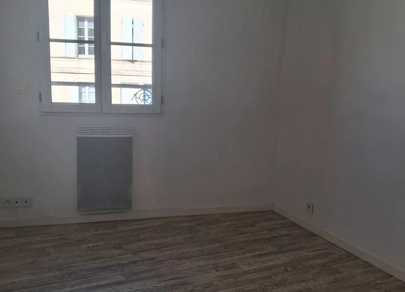 Appartement Cours des Apôtres de la Liberté à Saintes