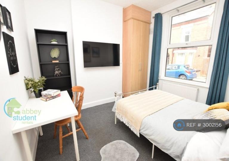 Room Salisbury Street in Chester