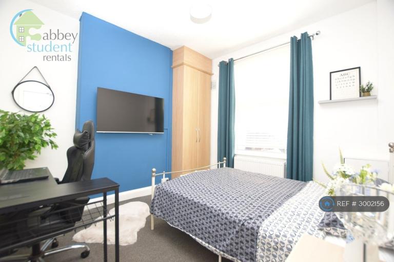 Room Salisbury Street in Chester