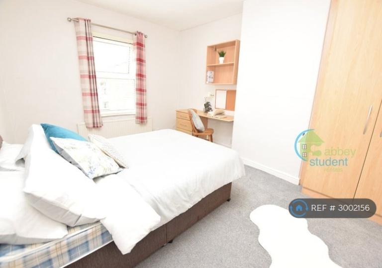 Room Salisbury Street in Chester