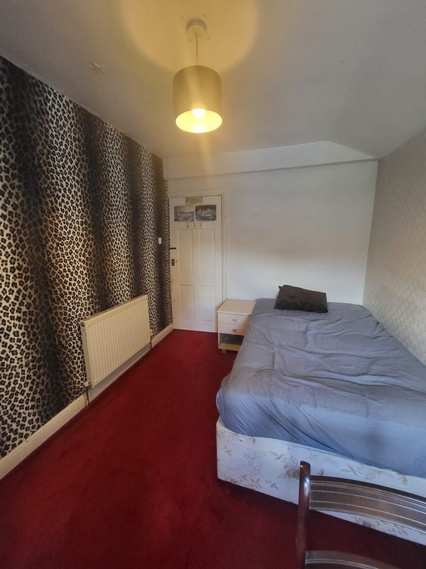 Room Bevington Road in Birmingham