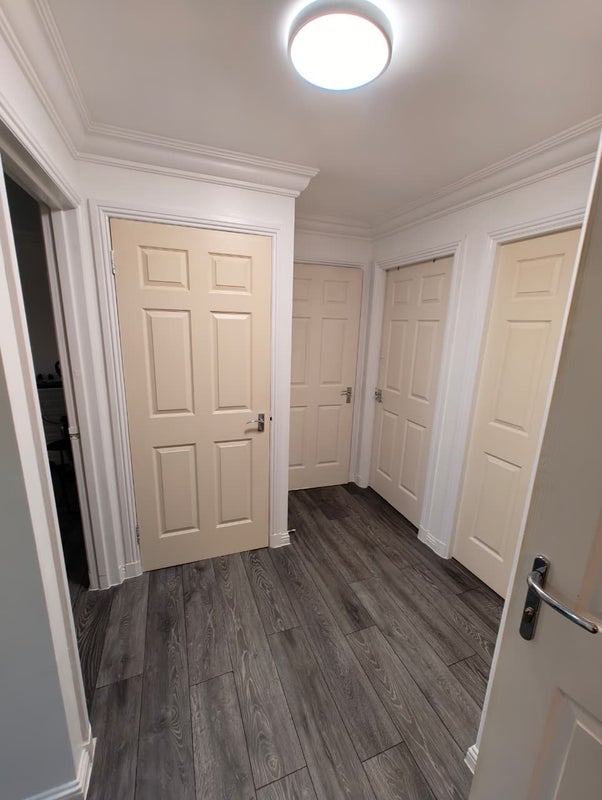 Room Dawson Road in Glasgow