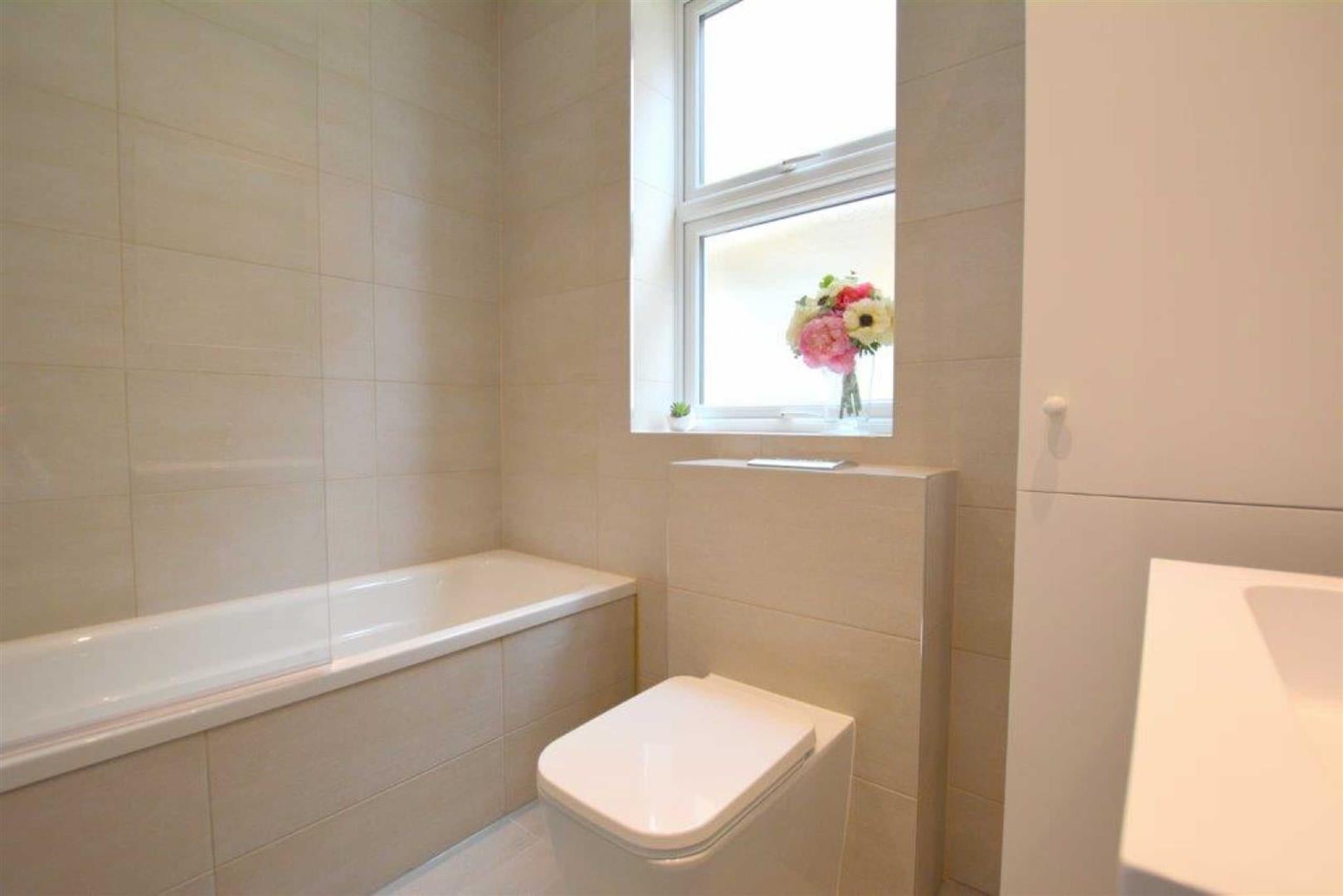 Flat Finchley Lane in Greater London