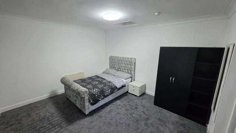 Flat Cayton Road in Greater London