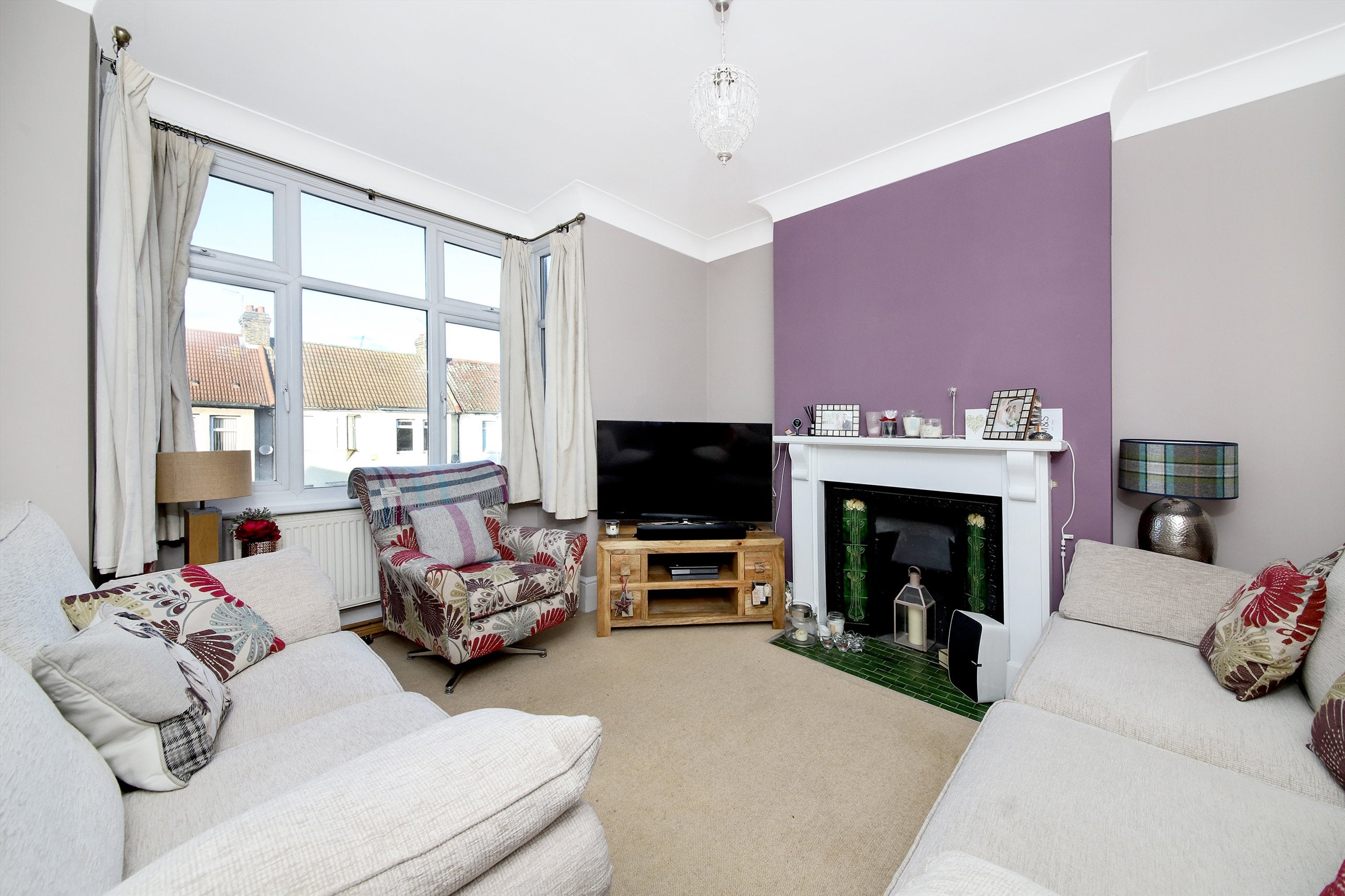 House Bramshot Avenue in Greater London