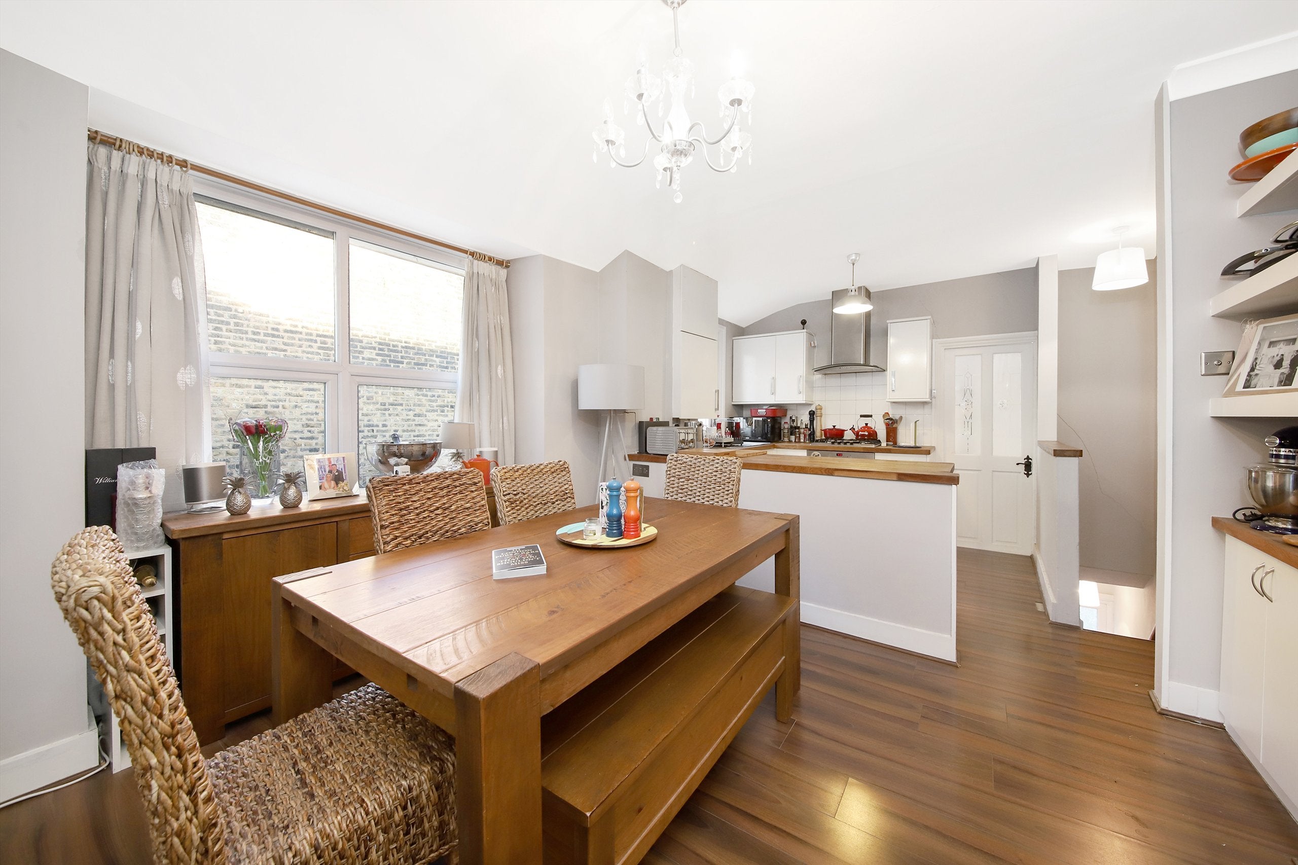 House Bramshot Avenue in Greater London