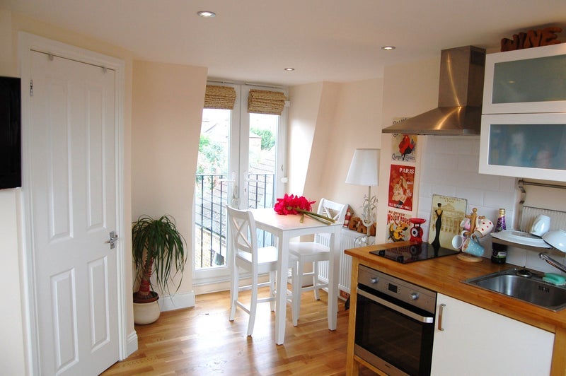 Flat Swaby Road in Greater London