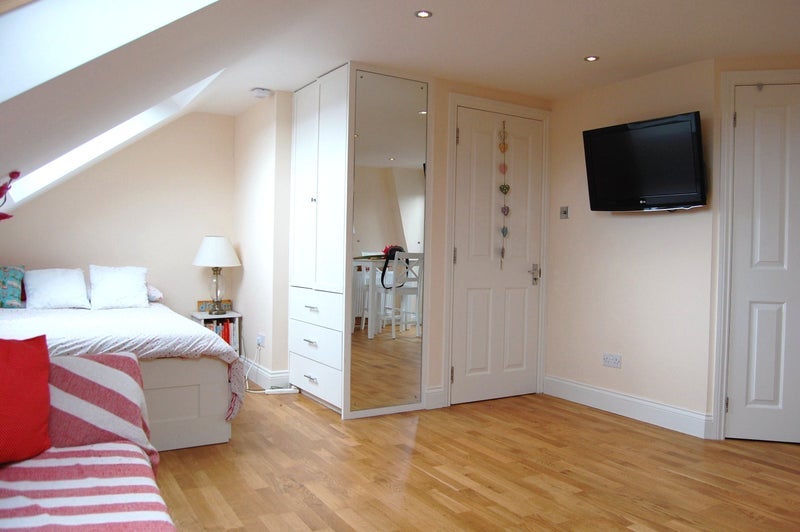 Flat Swaby Road in Greater London