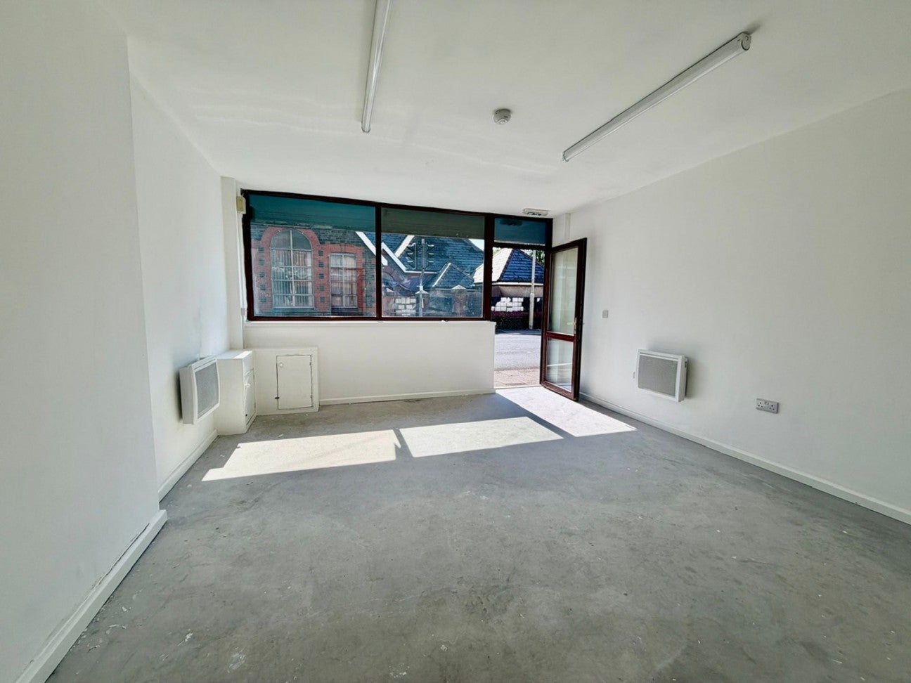 Flat Merthyr Road in Treharris
