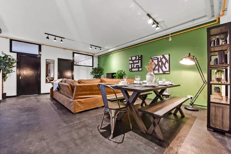 Flat Tudor Grove in Greater London