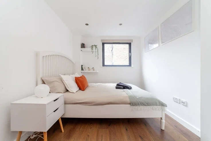 Flat Spurstowe Terrace in Greater London