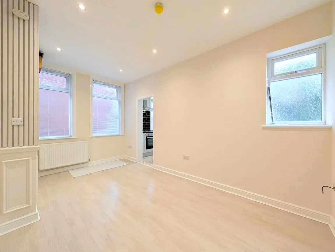 Flat Upper Aughton Road in Southport