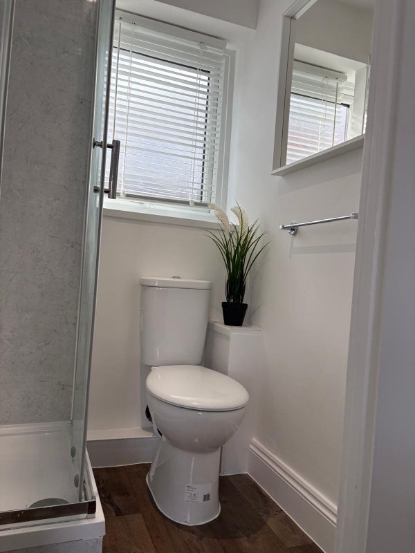 Flat East Rochester Way in Greater London