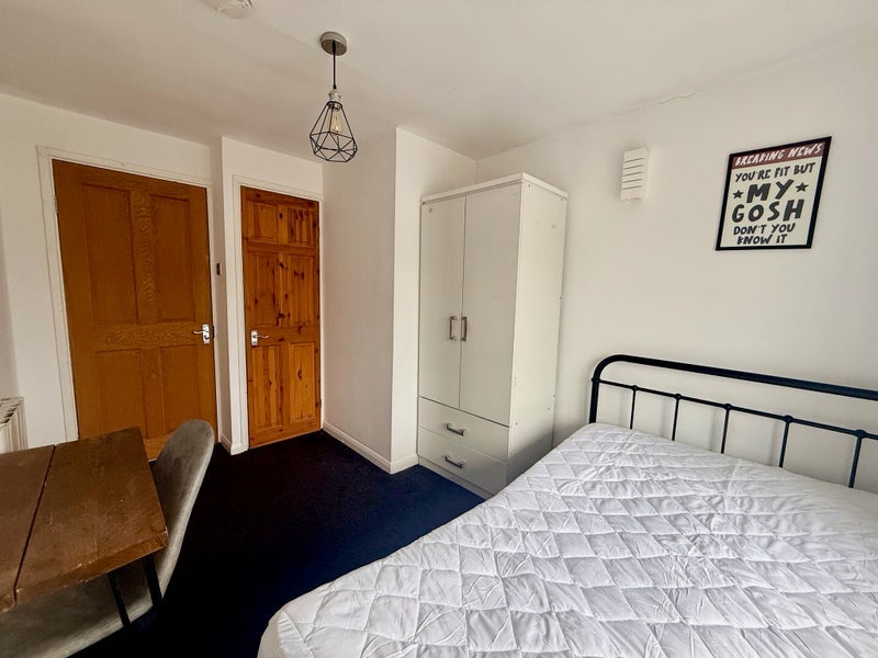 Room Farmway in Braunstone Town