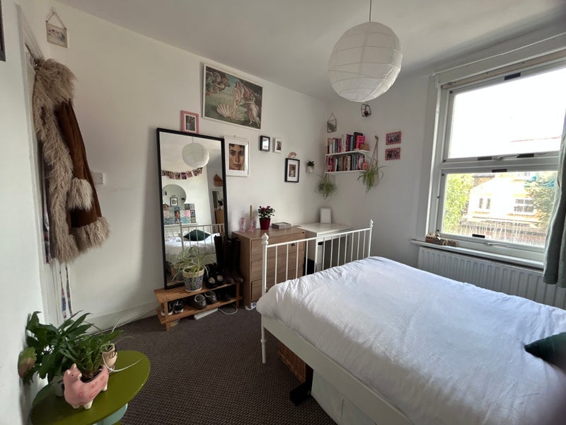 Room Pirbright Road in Greater London
